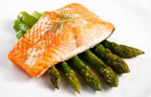 Grilled-Salmon-with-Orzo-and-Asparagus_1